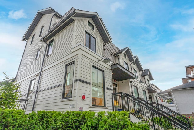 21 - 237 Ridgeway Avenue - Lower Lonsdale Townhouse for Sale, 3 Bedrooms (R3045262)