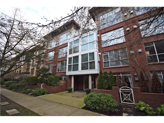 # 102 2268 W 12TH AV - Kitsilano Apartment/Condo, 1 Bedroom (V1052567)