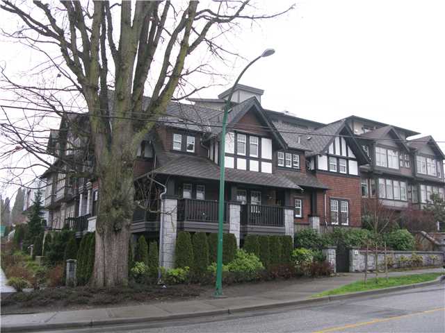 # 202 116 W 23RD ST - Central Lonsdale Apartment/Condo, 2 Bedrooms (V1098703)