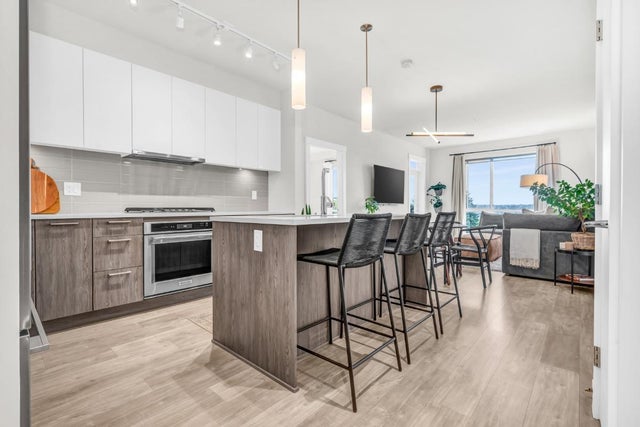 301 615 E 3RD STREET - Lower Lonsdale Apartment/Condo for sale, 2 Bedrooms (R2939781)