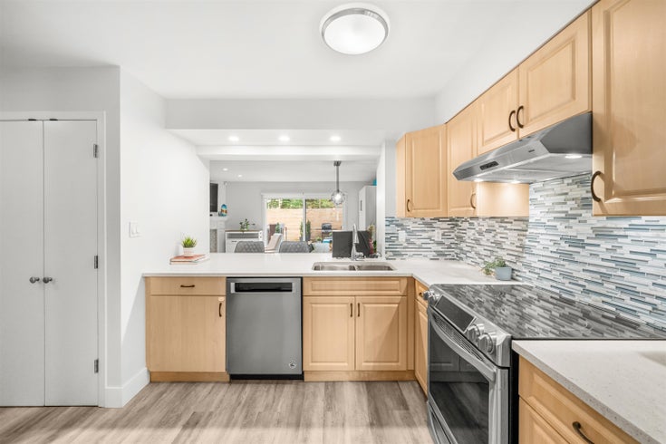 3 - 6100 Tiffany Boulevard - Riverdale RI Townhouse for Sale, 3 Bedrooms (R3039150)