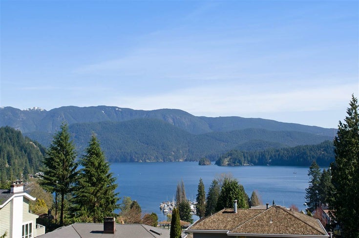 2211 BADGER ROAD - Deep Cove House/Single Family for sale, 4 Bedrooms (R2052820)