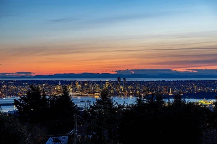4061 St. Pauls Avenue - Upper Lonsdale Single Family Residence for Sale, 4 Bedrooms (R3038823)