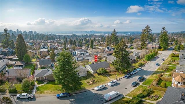 245 W27th Street, North Vancouver - Upper Lonsdale House/Single Family for sale, 5 Bedrooms (R2761747)