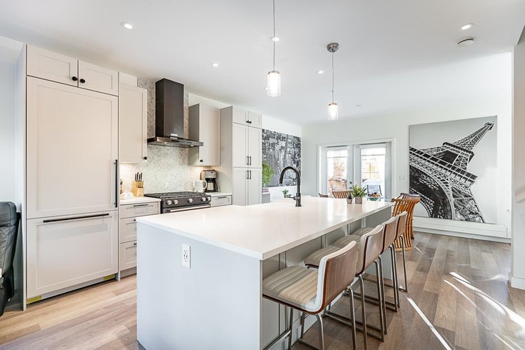 125 525 E 2ND STREET - Lower Lonsdale Townhouse, 3 Bedrooms (R2745322)