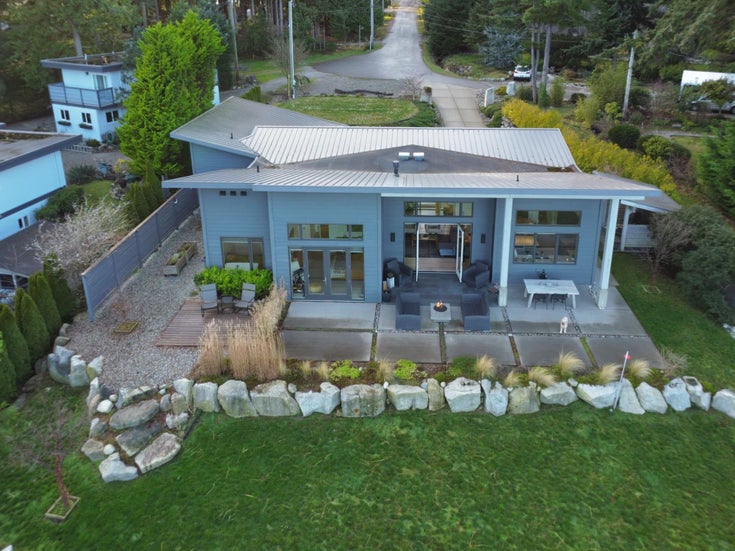 7503 Eureka Place - Halfmn Bay Secret Cv Redroofs Single Family Residence for Sale, 3 Bedrooms (R2958924)
