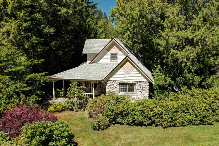 5487 Brooks Road - Halfmn Bay Secret Cv Redroofs Single Family Residence for Sale, 4 Bedrooms (R2977971)