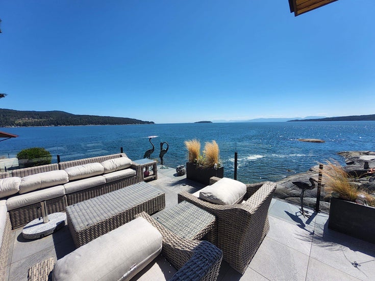 9217 Truman Road - Halfmn Bay Secret Cv Redroofs Single Family Residence for Sale, 4 Bedrooms (R3008896)