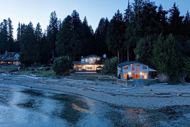 3177 Beach Avenue - Roberts Creek Single Family Residence for Sale, 4 Bedrooms (R3029101)