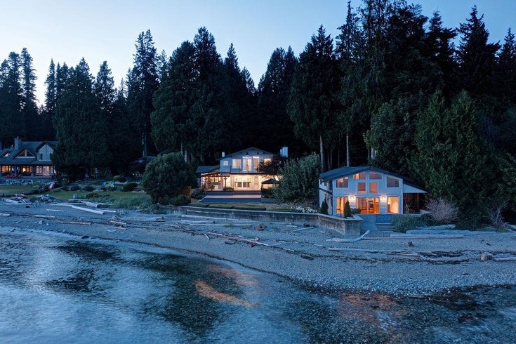 3177 Beach Avenue - Roberts Creek Single Family Residence for Sale, 4 Bedrooms (R3029101)