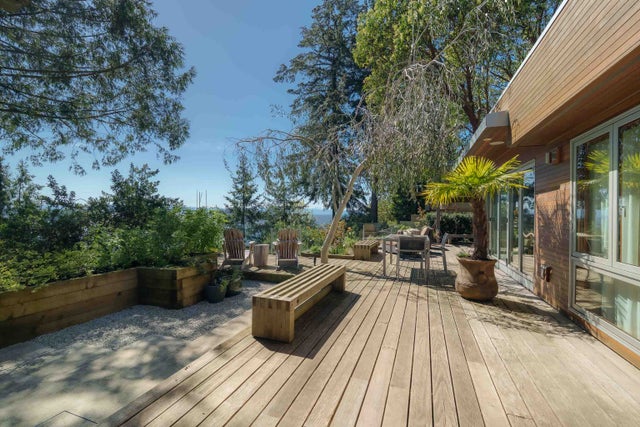 6329 Sunshine Coast Highway, Sechelt, BC - Sechelt District Single Family Residence for Sale, 2 Bedrooms (R3009129)