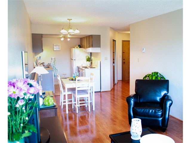# 210 251 W 4TH ST - Lower Lonsdale Apartment/Condo for sale, 1 Bedroom (V1011383)