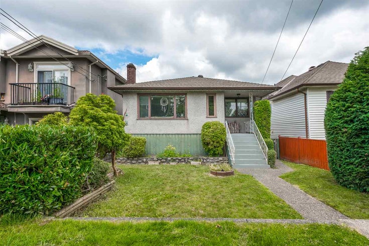 8147 17TH AVENUE - East Burnaby House/Single Family for sale, 5 Bedrooms (R2468704)