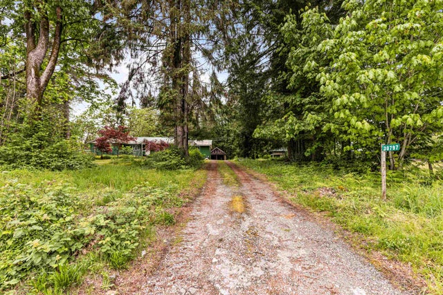 30797 DEWDNEY TRUNK ROAD - Stave Falls House with Acreage for sale, 3 Bedrooms (R2886402)
