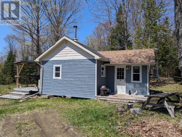 102 OLD SCHOOL HOUSE ROAD - Huntsville (chaffey) House for Sale, 1 Bedroom (X12166312)