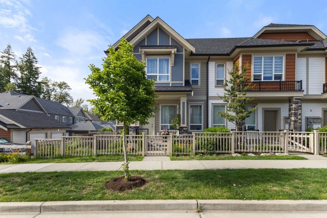 20425 78 Avenue - Willoughby Heights Row House (Non-Strata) for Sale, 4 Bedrooms (R3010377)