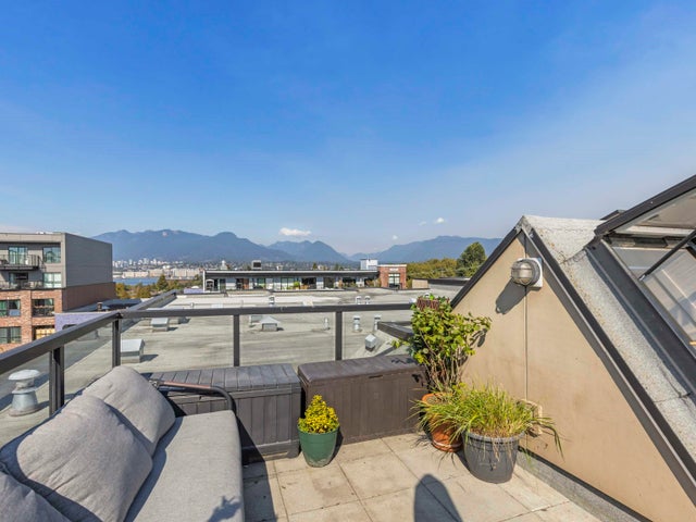 PH20 - 2150 E Hastings Street - Hastings Apartment/Condo for Sale, 1 Bedroom (R3049560)