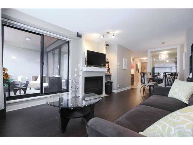 # 401 2525 BLENHEIM ST - Kitsilano Apartment/Condo, 1 Bedroom (V1117775)