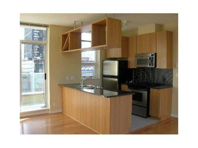 1009 RICHARDS ST - Downtown VW Townhouse, 2 Bedrooms (V862962)