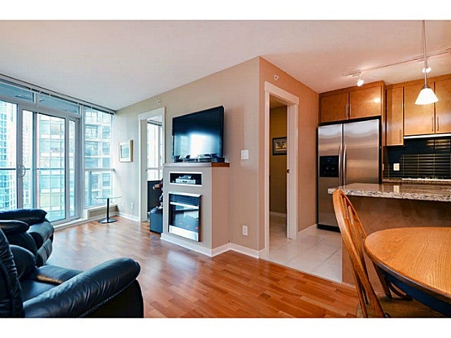 # 1607 1189 MELVILLE ST - Coal Harbour Apartment/Condo for sale, 1 Bedroom (V1102395)
