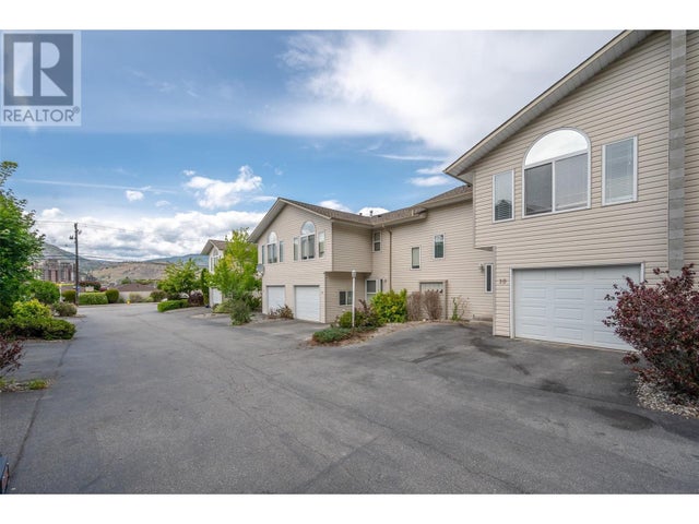 3462 SOUTH MAIN Street Unit# 10 - Penticton Row / Townhouse for sale, 3 Bedrooms (10321358)