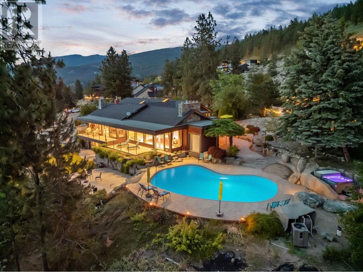 2615 Workman Place - Naramata House for Sale, 6 Bedrooms (10351614)