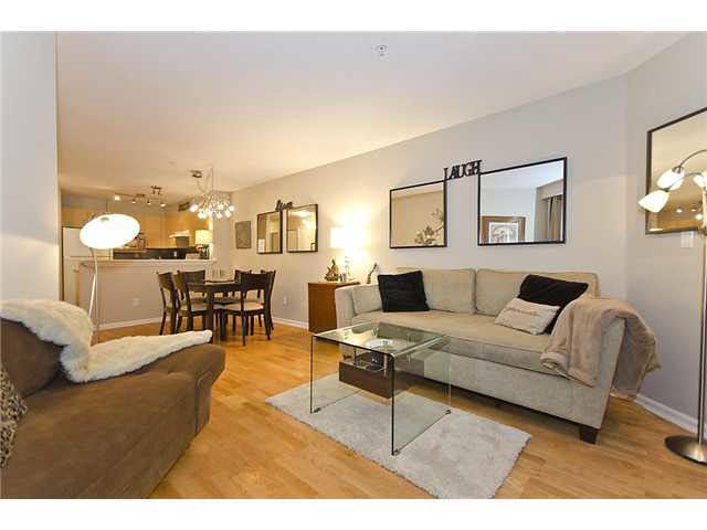 112 147 E 1st Street - Lower Lonsdale Apartment/Condo for sale, 1 Bedroom (V911081)