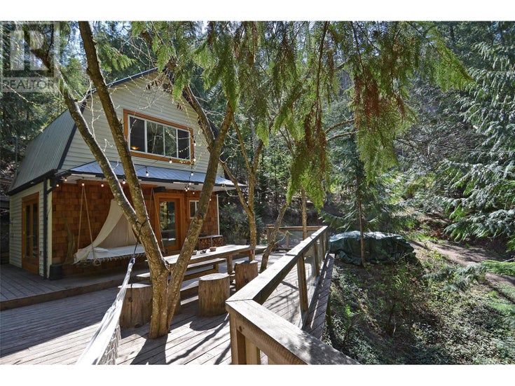 5396 6 Highway - Winlaw House for Sale, 2 Bedrooms (10344806)