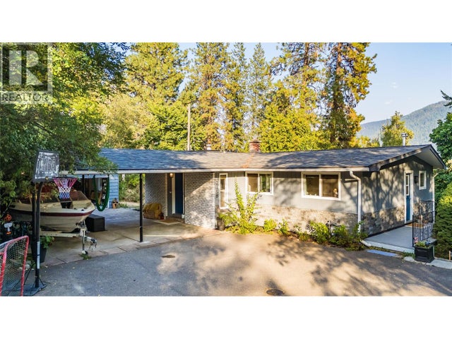 2758 Leecrest Road - Nelson House for Sale, 4 Bedrooms (10364267)