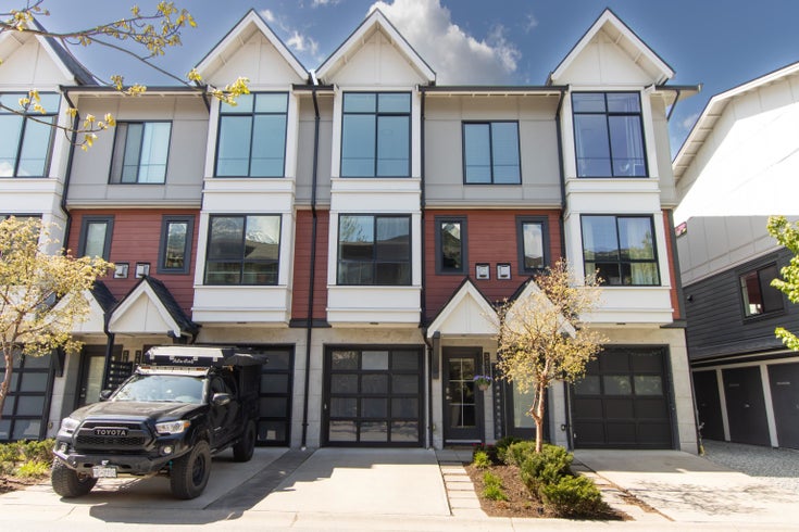 38349 Eaglewind Boulevard - Downtown SQ Townhouse for Sale, 3 Bedrooms (R2996834)