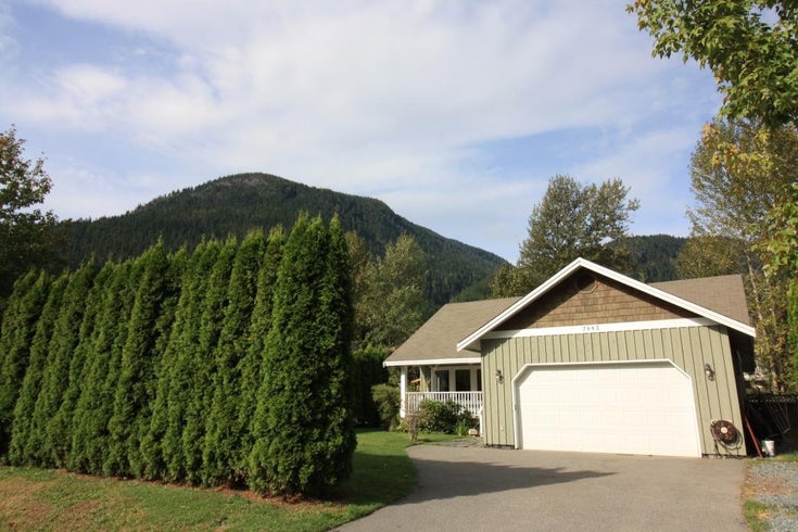 7443 Aspen Boulevard - Pemberton House/Single Family, 3 Bedrooms (R2110472)