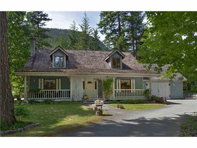 7745 Portage Road - Owl Ridge House with Acreage, 3 Bedrooms (V1069902)