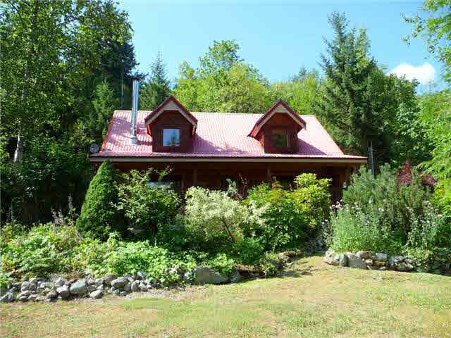 1715 Reid Road - Ivey Lake Estates House with Acreage, 3 Bedrooms (V1018482)