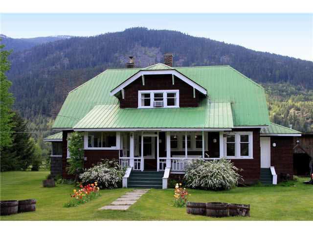 7611 Pemberton Meadows Road - Pemberton Meadows House with Acreage, 5 Bedrooms (V829594)