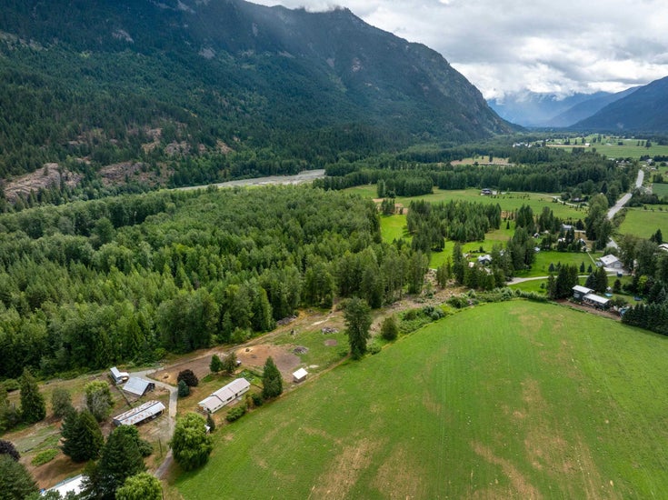 8988B Pemberton Meadows Road - Pemberton Meadows Single Family Residence for Sale, 3 Bedrooms (R3034559)