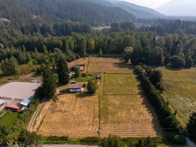 7536 Urdal Road - Pemberton Single Family Residence, 3 Bedrooms (R3044210)