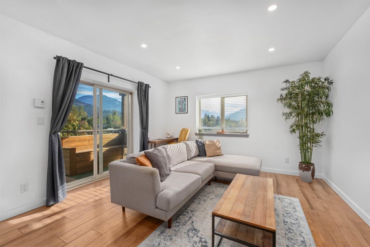 207 - 1411 Portage Road - Pemberton Apartment/Condo for Sale, 2 Bedrooms (R3057465)