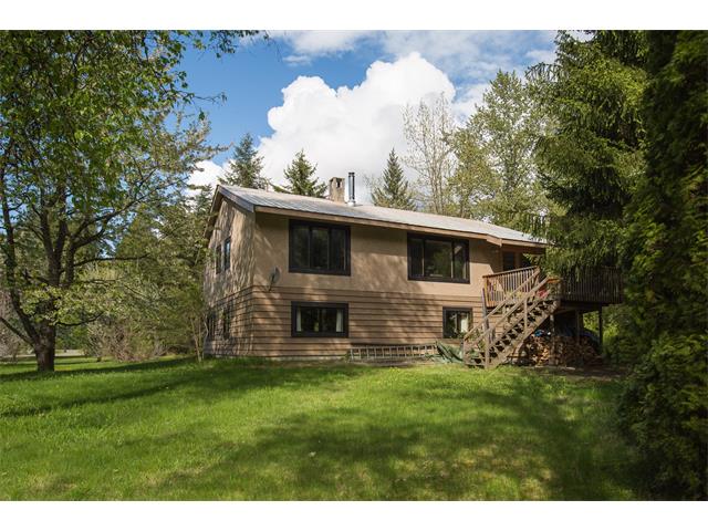 1718 Sea To Sky Highway - Pemberton Chaletwithacreage for sale, 5 Bedrooms (W030577)