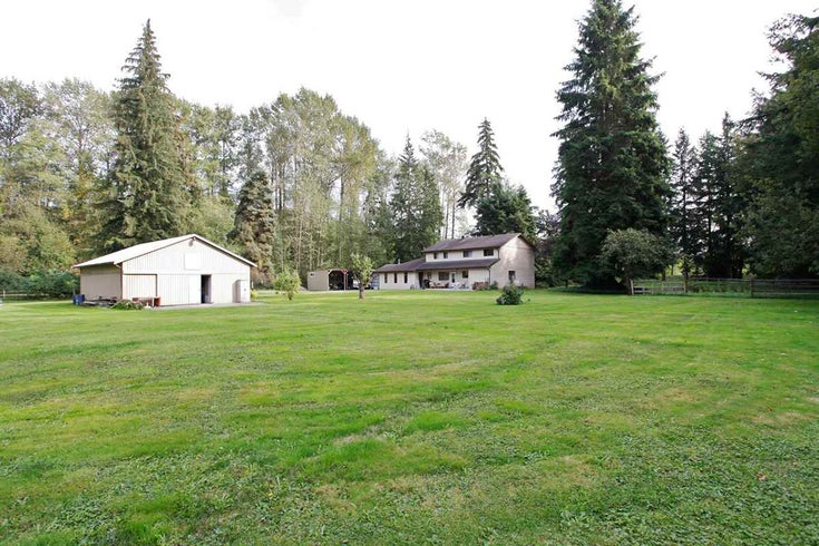 25183 ROBERTSON CRESCENT - Salmon River House with Acreage, 5 Bedrooms (R2234377)