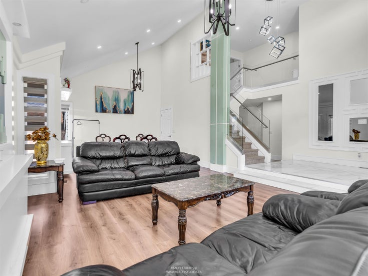 5775 184a Street - Cloverdale BC Single Family Residence for Sale, 5 Bedrooms (R3034160)