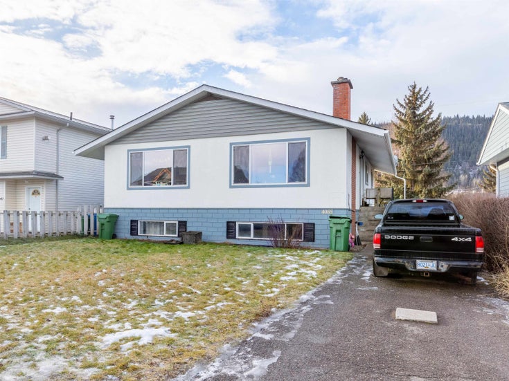 4055 2nd Avenue - Smithers - Town HOUSE for sale, 5 Bedrooms (R2636689)