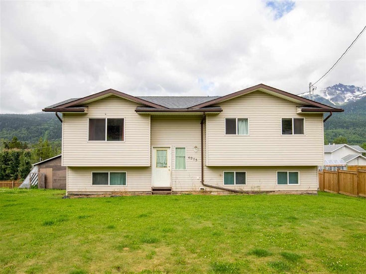 4975 W 16 Highway - Smithers - Town HOUSE for sale, 4 Bedrooms (R2473554)