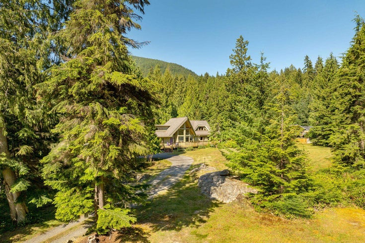1532 Adams Road - Bowen Island Single Family Residence for Sale, 4 Bedrooms (R2997610)