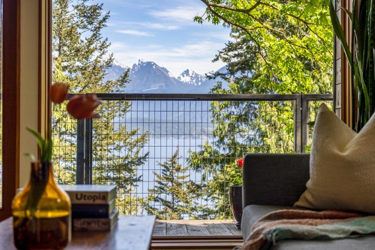 1283 Park Road - Bowen Island Single Family Residence for Sale, 1 Bedroom (R3001058)