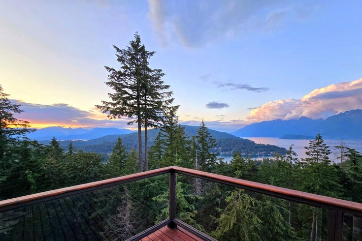 845 Valhalla Place - Bowen Island Single Family Residence, 4 Bedrooms (R3014766)