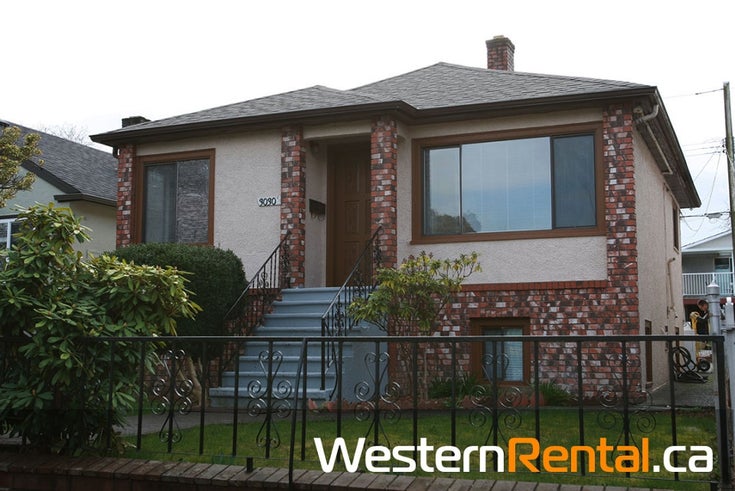 **** E 17th Ave Vancouver, BC - Renfrew Heights House/Single Family, 5 Bedrooms 