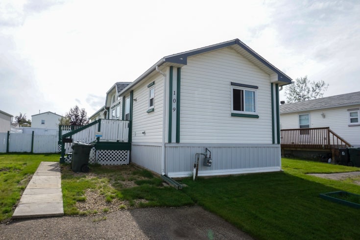 109 Springfield Cres - Spruce Woods Manufactured Home for sale, 3 Bedrooms (E4173931)
