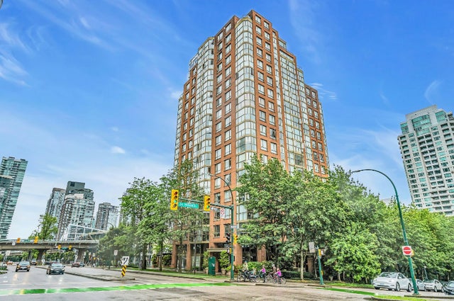  888 Pacific Street, Vancouver West- Perfect Unit for Central Lifestyle in Vancouver - Yaletown Apartment/Condo for sale, 1 Bedroom (Royalty Group Realty- OBsold)
