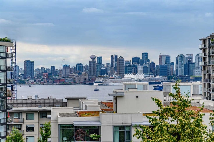 404 131 W 3RD STREET - Lower Lonsdale Apartment/Condo for sale, 2 Bedrooms (R2399073)