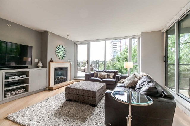 305 8 SMITHE MEWS - Yaletown Apartment/Condo for sale, 2 Bedrooms (R2886454)